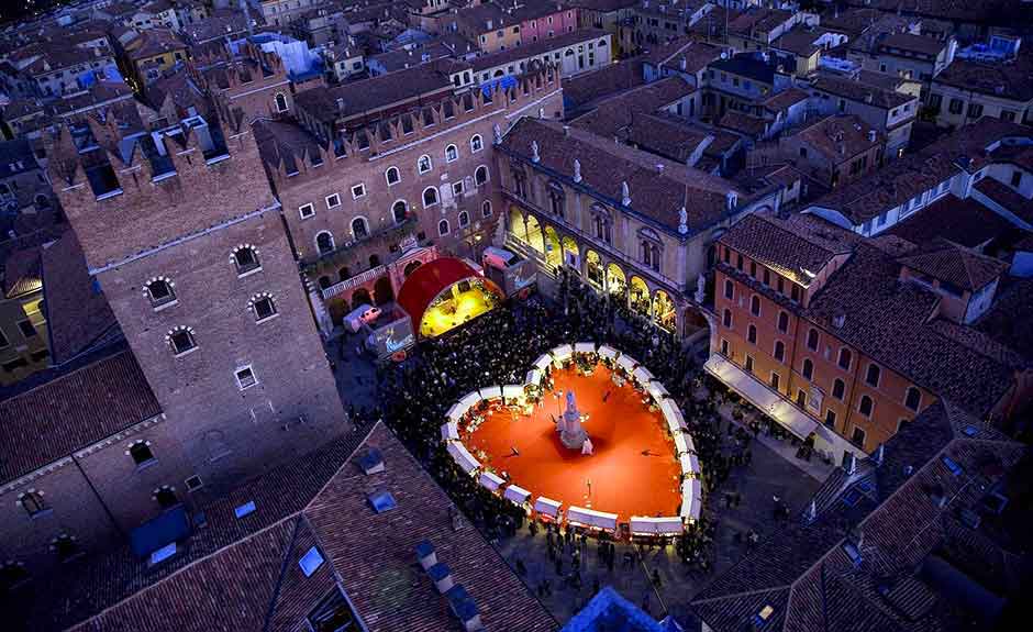 Verona in love c’è anche il bacio in mongolfiera
