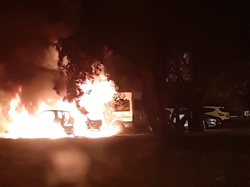 Esce dal casello di Peschiera e la sua auto prende fuoco FOTO e VIDEO