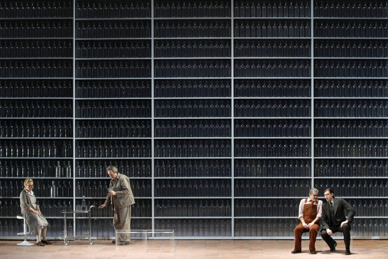 Don Pasquale, torna nell'allestimento di Albanese