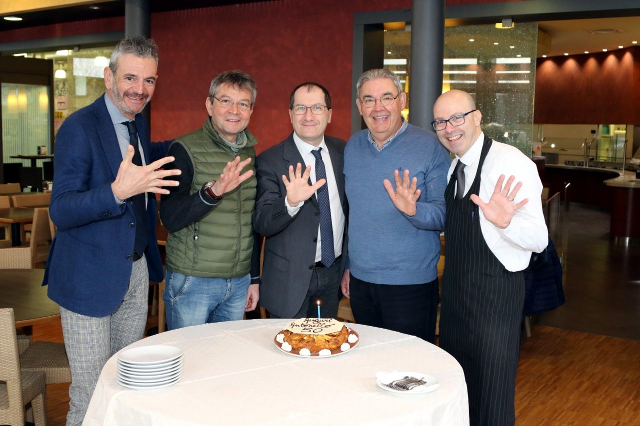 Giorno speciale a Castel d’Azzano: il sindaco compie 50 anni