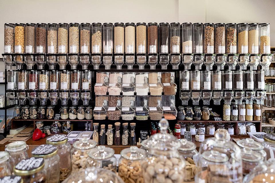 Zero Waste, a Sirmione l’unico negozio che vende solo prodotti sfusi