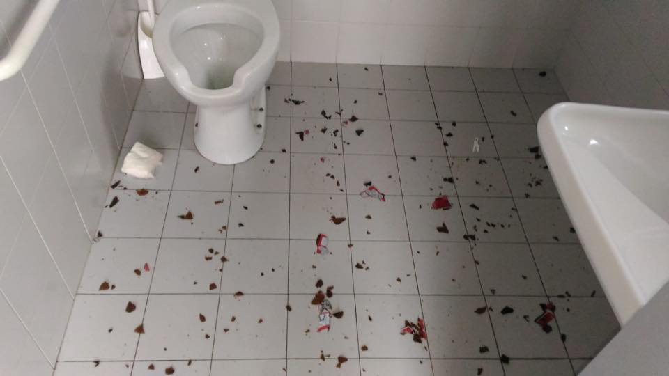Cimitero di Lugagnano di Sona danneggiato il bagno pubblico