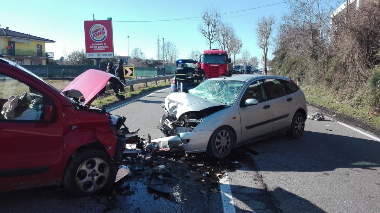 Frontale a Sona, bimbo illeso e papà elitrasportato