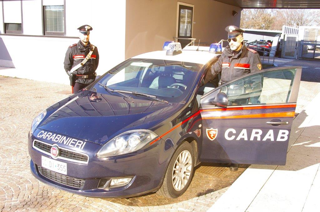 Maltrattava da tempo la moglie, lei chiama i carabinieri e lo fa arrestare