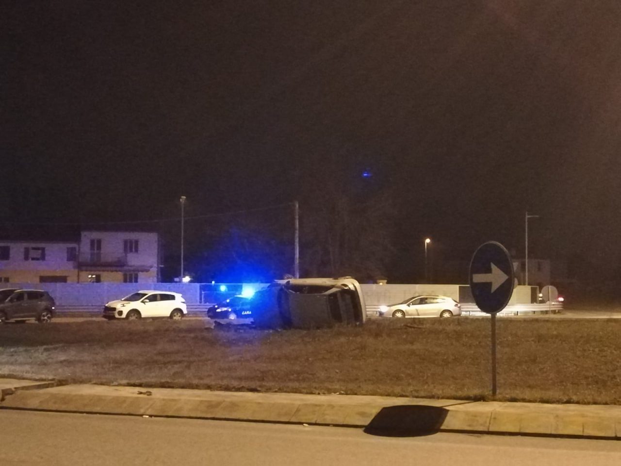 Scontro tra due auto a San Gregorio di Veronella, una si ribalta