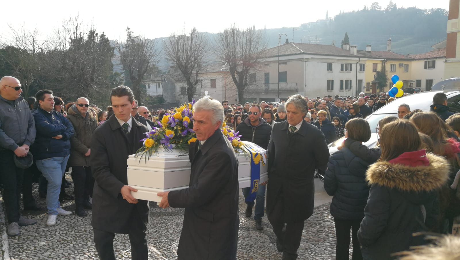 Ultimo saluto a Elia Rizzotti, folla al funerale FOTO e VIDEO