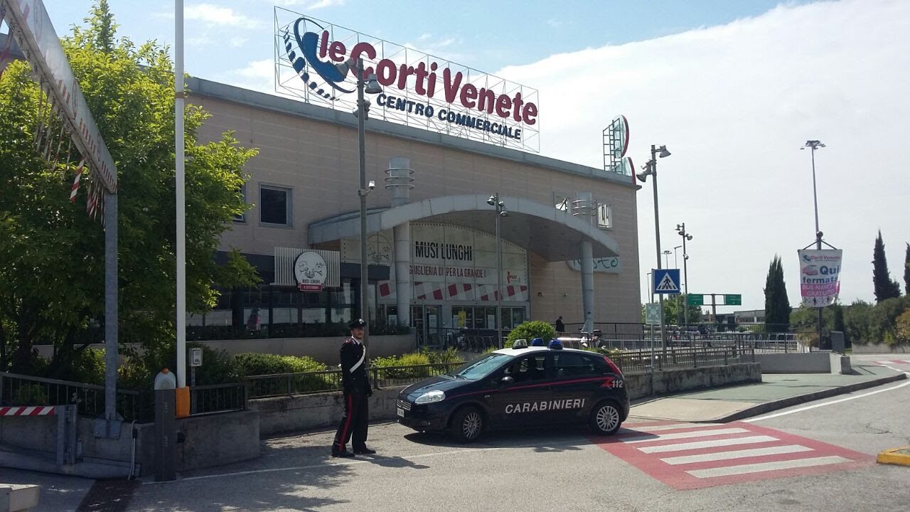 Il metodo della borsa “truccata” colpisce ancora: furto alle Corti Venete