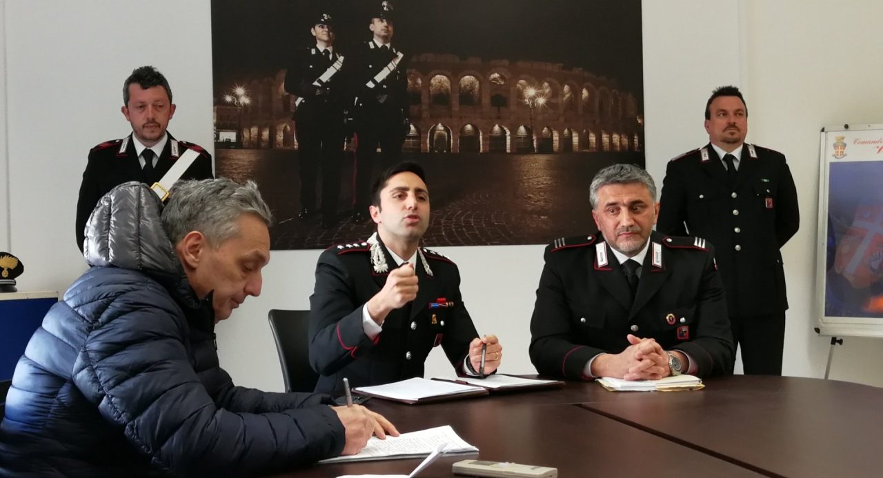 Bussolengo ruba due volte in pochi minuti e poi aggredisce i Carabinieri