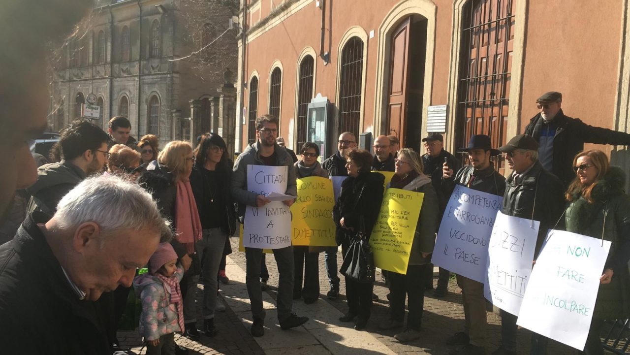 Il flash mob per i dipendenti di Povegliano