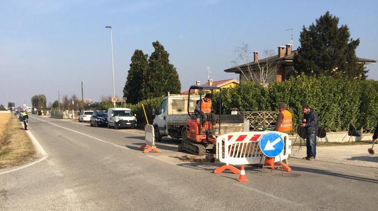 Voragine nella strada a Villafranca