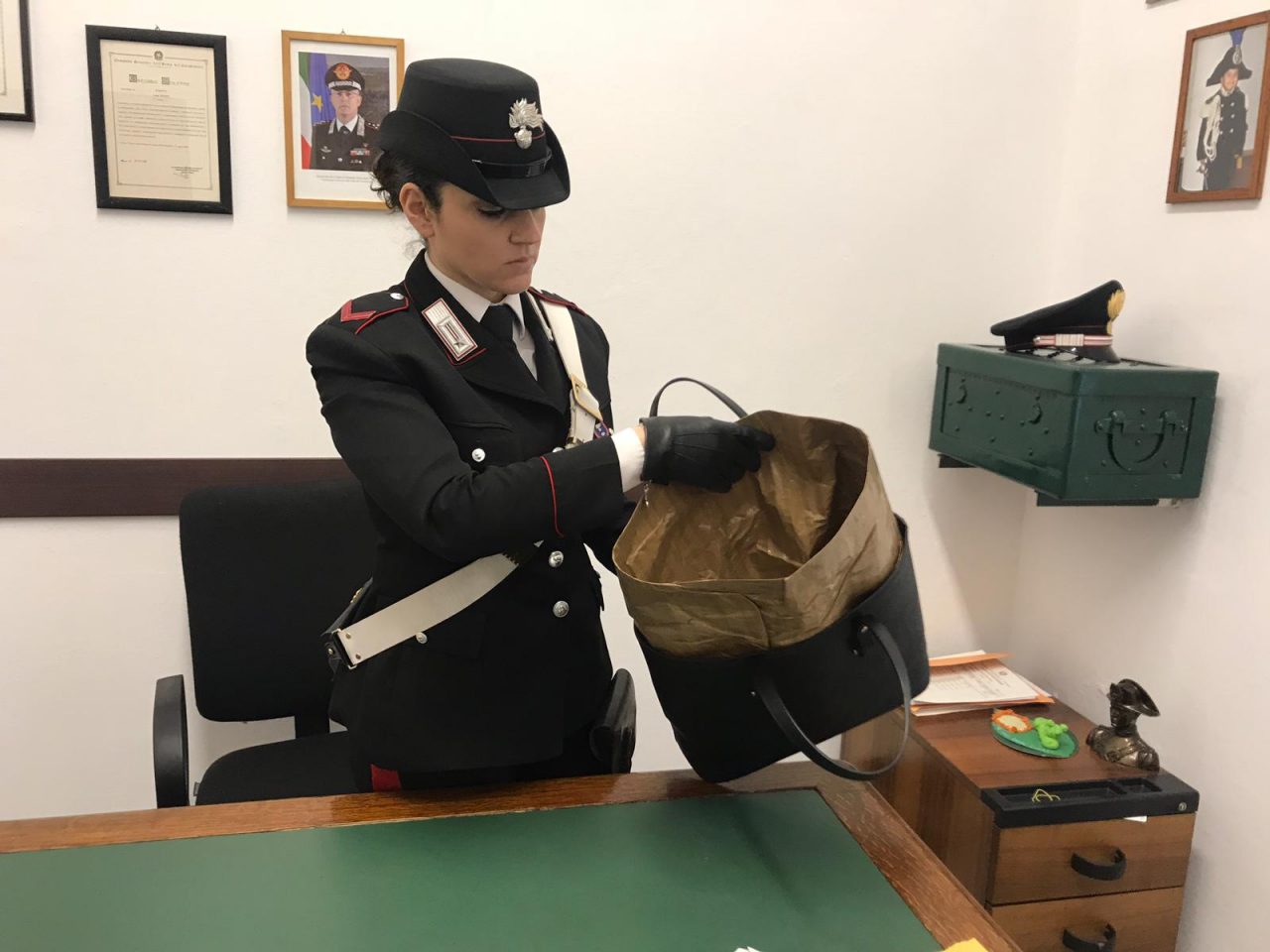 Adigeo Verona furto da Zara con la borsa “truccata”