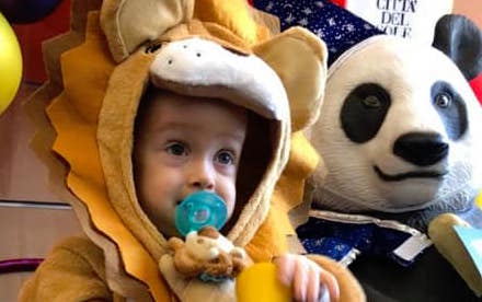 Il piccolo Alex festeggia il suo primo Carnevale