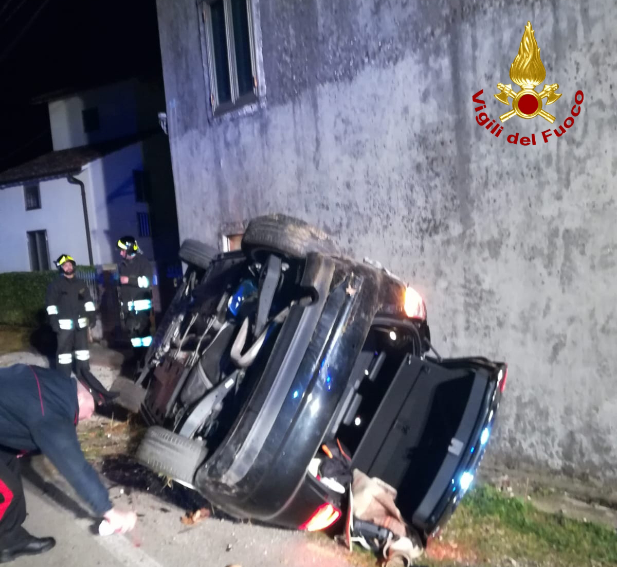 Ribaltamento nella notte a Brendola, illeso conducente