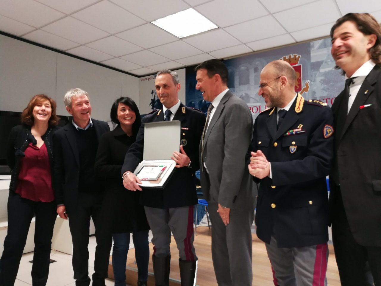 Accoltellamento a Bussolengo premiato il poliziotto eroe