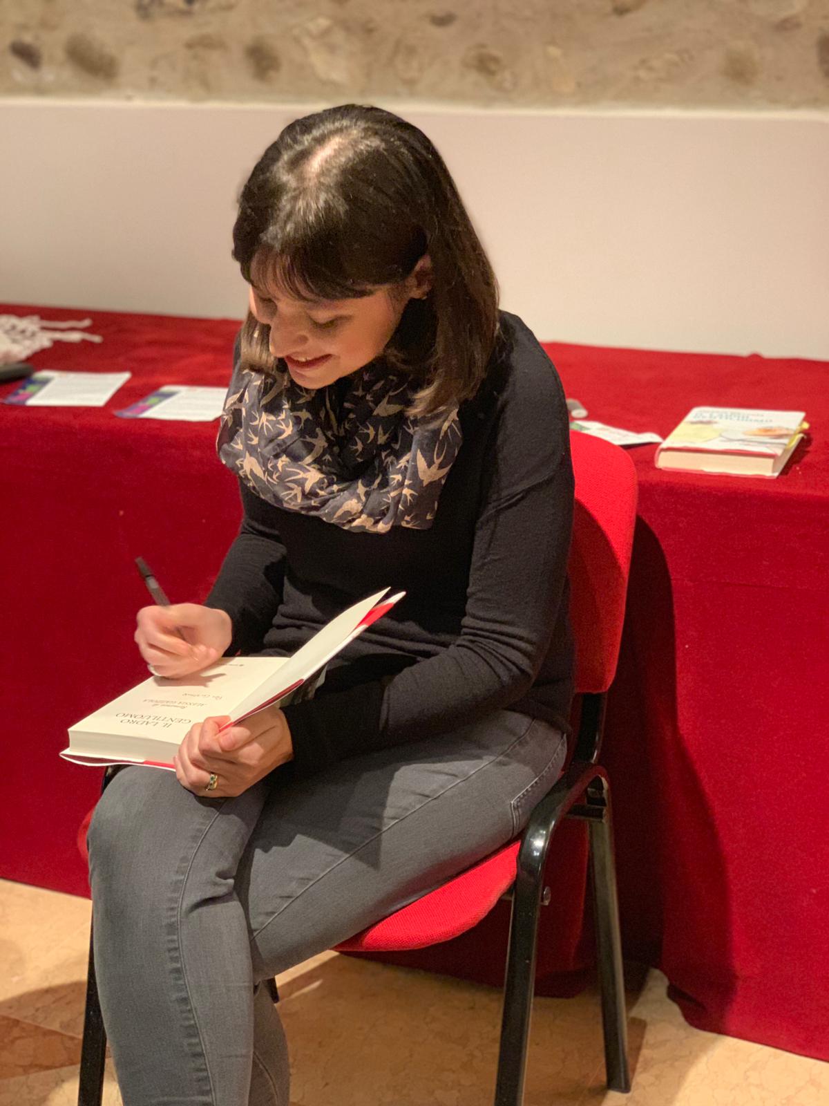 Alessia Gazzola a Cavaion per un tea time all'insegna della scrittura al  femminile - Prima Verona