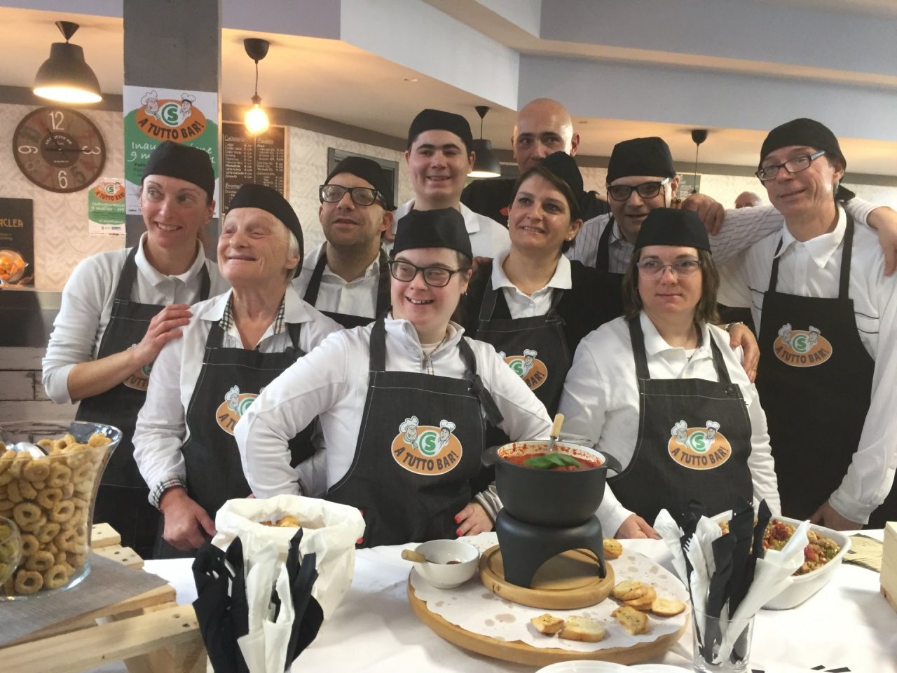 Inaugurato con il Ministro Fontana il primo bar sociale veronese