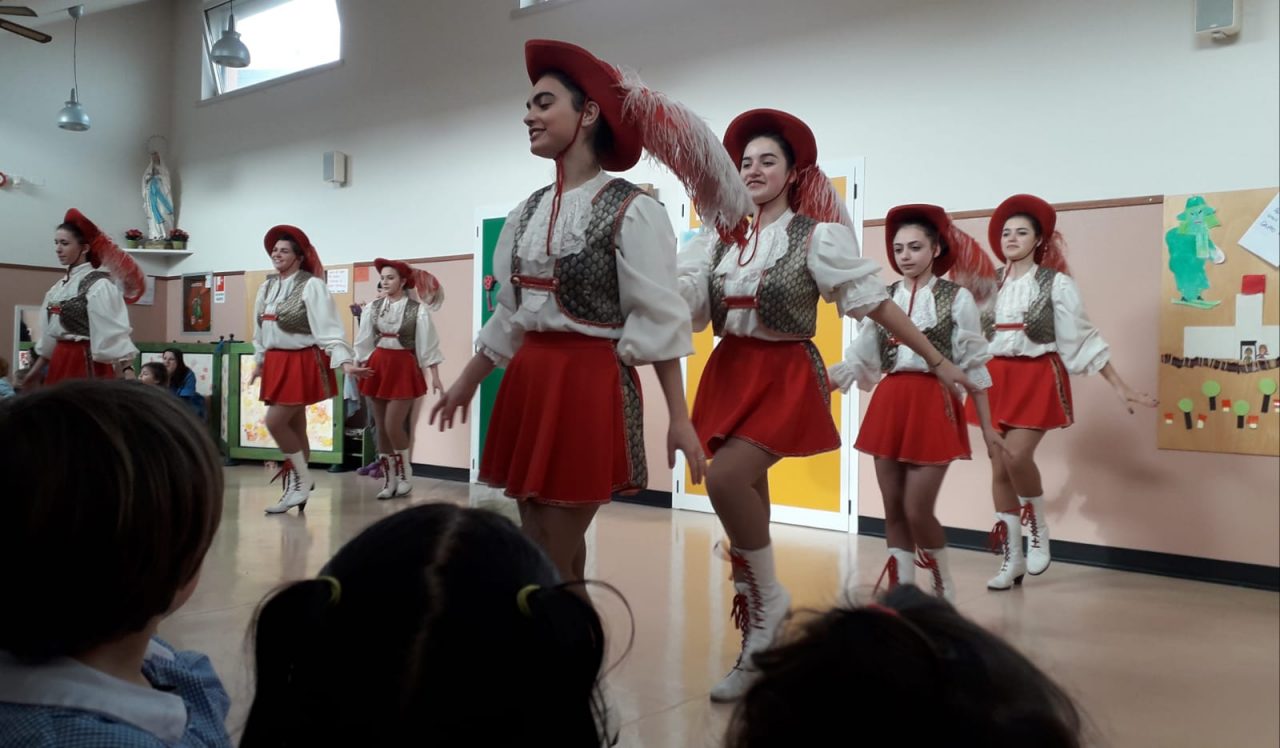 Settimana dello sport: le majorettes a scuola