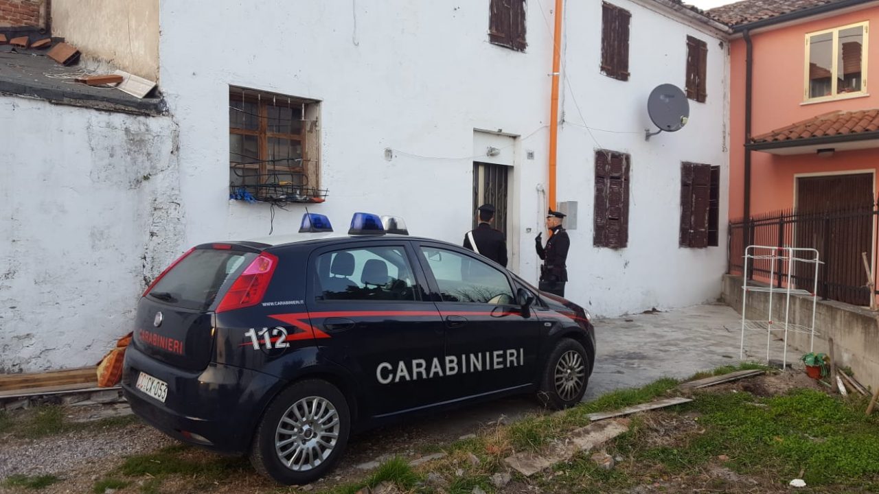 Prelevava con il bancomat rubato: se ne va in carcere