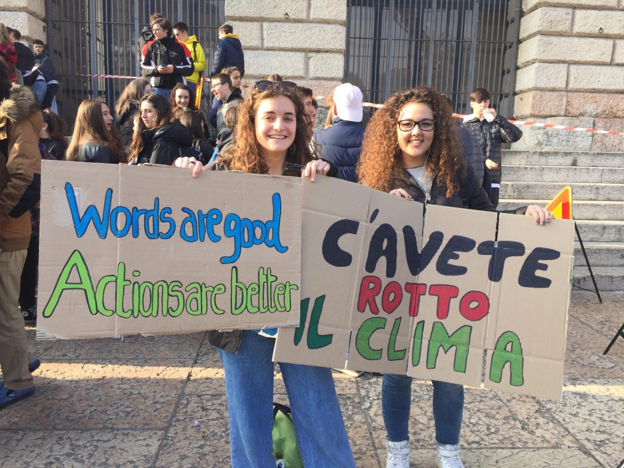Friday for future Verona studenti in piazza: sciopero mondiale per il clima 2019