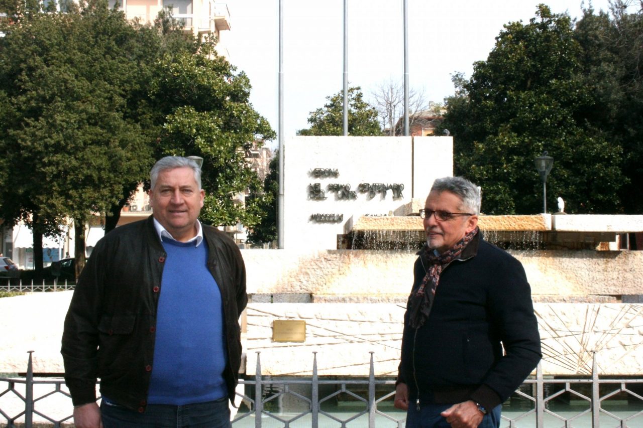 La fontana di piazza Vittorio Veneto a Verona ora funziona
