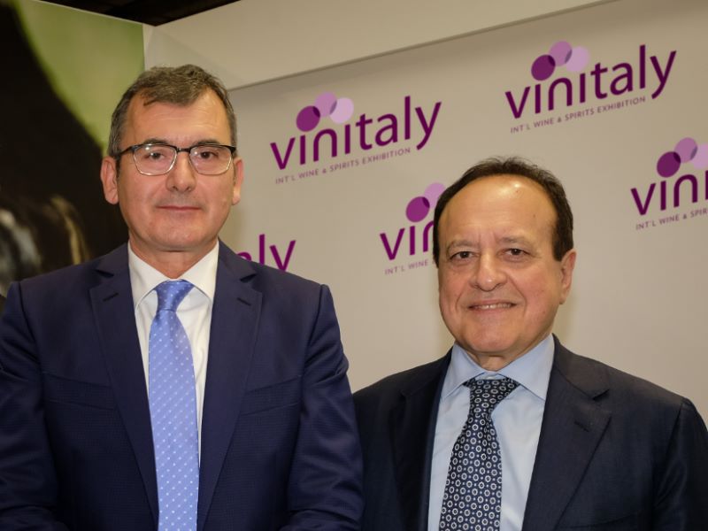 Vinitaly in Cina, record di cantine rappresentate