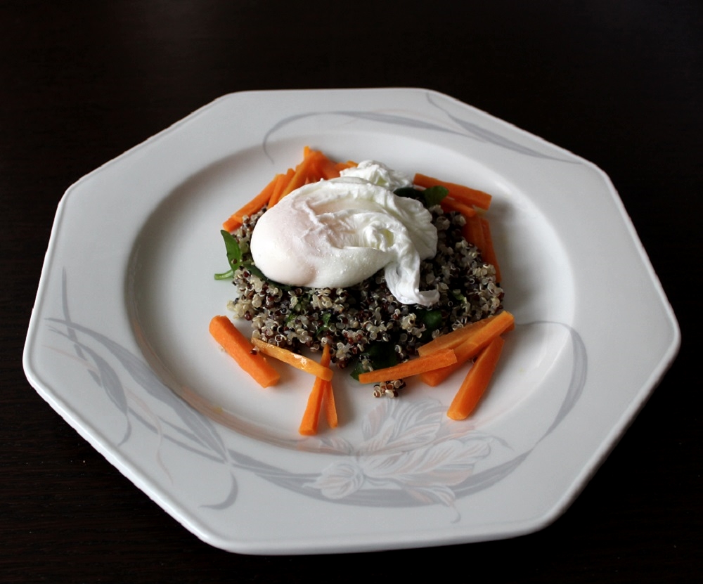 Insalata di quinoa ricetta, vanno in tavola gusto e leggerezza