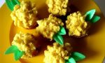 Torta Mimosa storia e ricetta del dolce dai piccoli fiori gialli