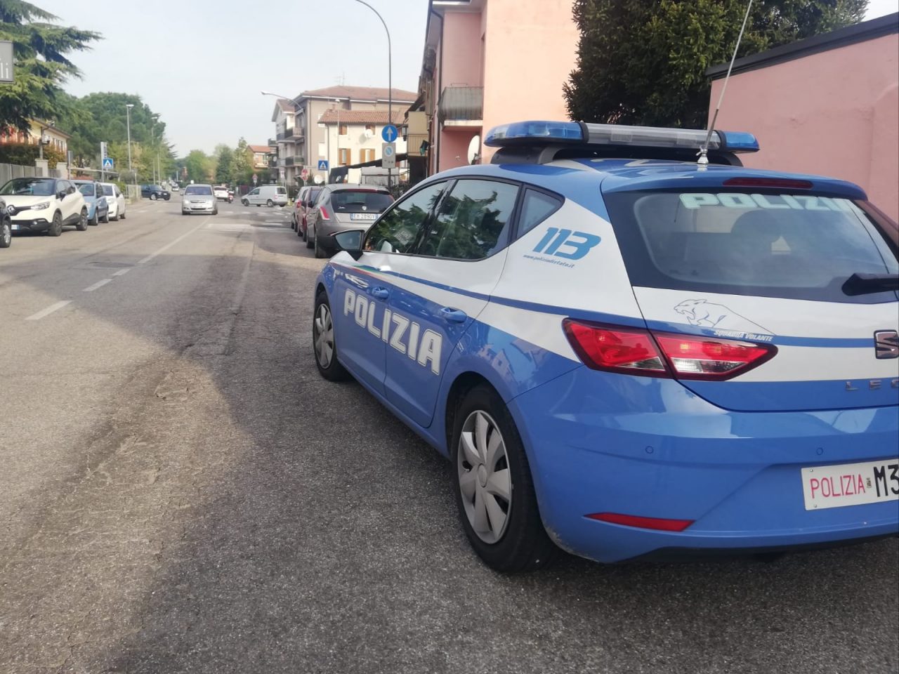 Tenta di rubare oggetti da un’auto arrestato un clandestino