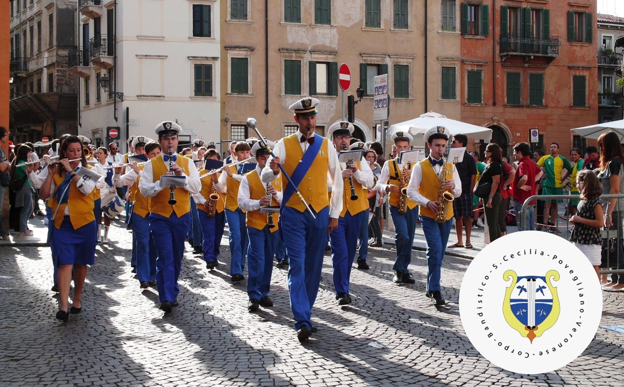 Primo Maggio Verona, flash mob in piazza Bra