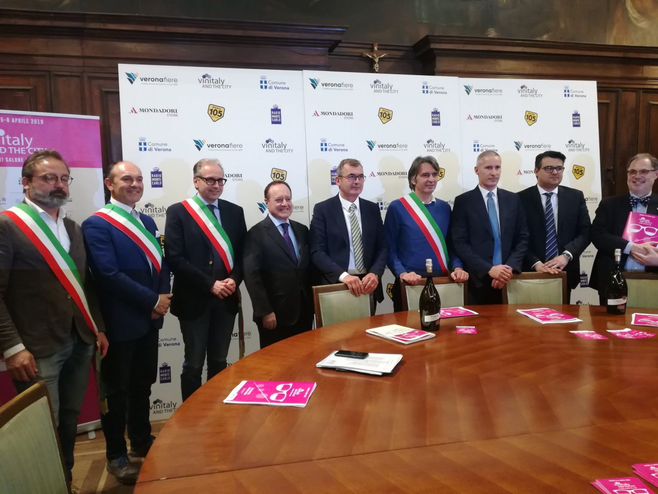 Vinitaly and the City, il fuori salone del vino invade piazze e strade di Verona