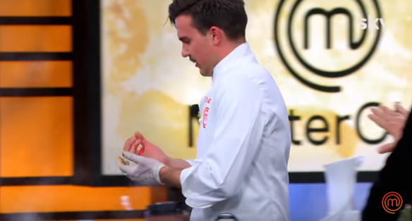 MasterChef Italia 2019 vince Valeria e il veronese Gilberto si taglia un dito VIDEO