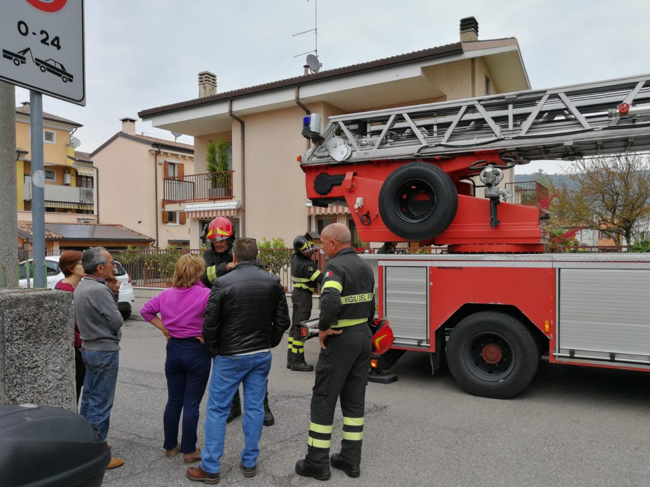Fiamme a Montorio, tanta paura ma stanno tutti bene