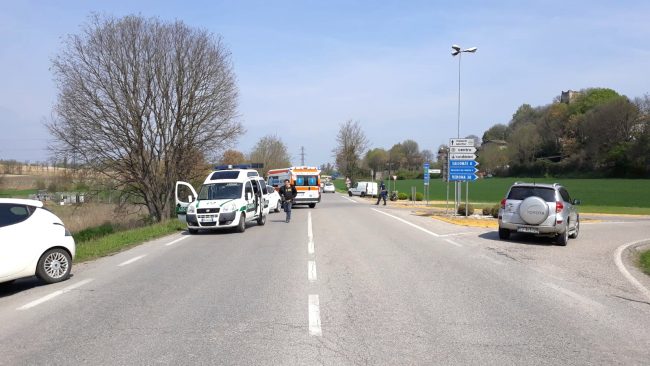 Schianto in moto ieri a Monzambano: grave centauro, illesa la bimba di 10 anni