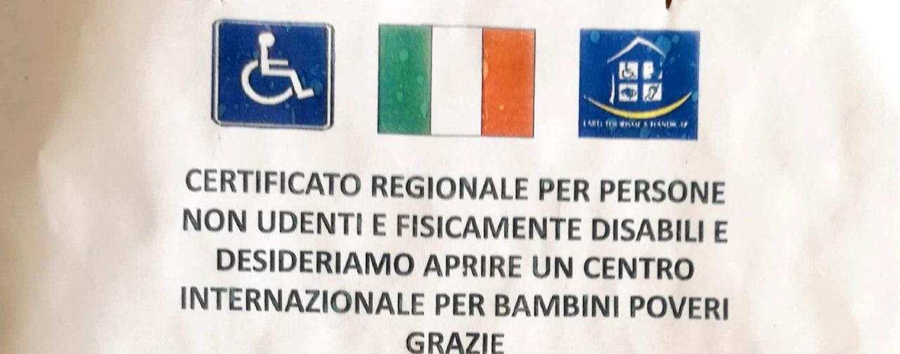 Fingeva di essere sordo per raccogliere denaro a Verona applicato il Decreto Sicurezza