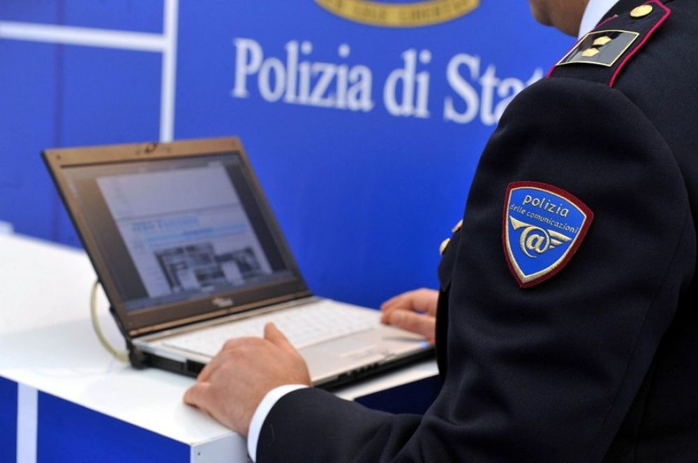 Clienti pagavano ma la merce non arrivava, sequestrato il sito marashopping.it