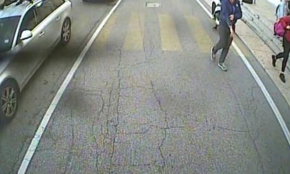 Scooter investe pedone, la polizia cerca testimoni