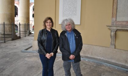 "Verona outside the wall": premiati Angelo Branduardi e Antonella Caspoli, vedova di Francesco di Giacomo