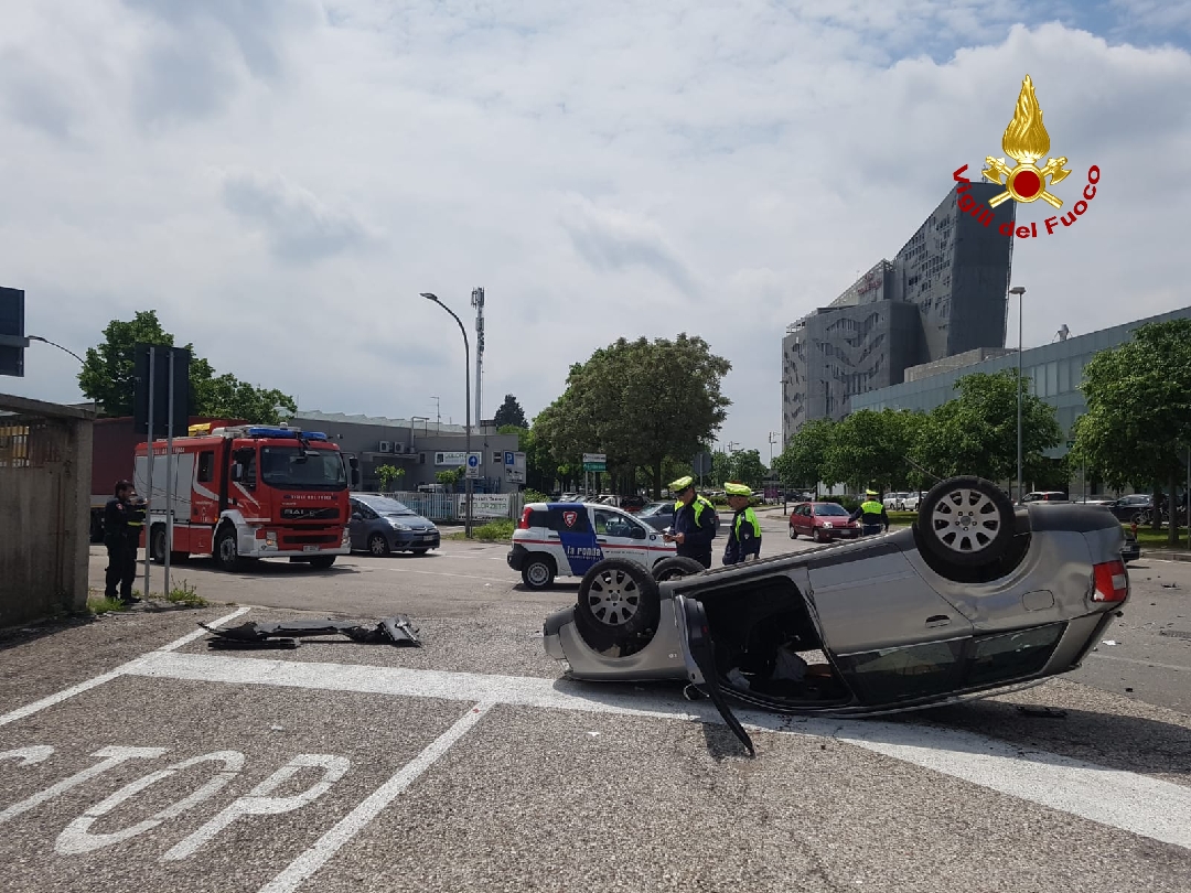 Incidente in via Francia ecco le FOTO