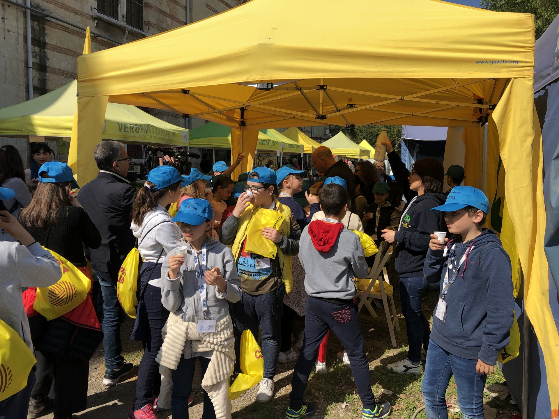 Educazione alimentare e ambientale a Verona 700 bambini al mercatino a chilometro zero