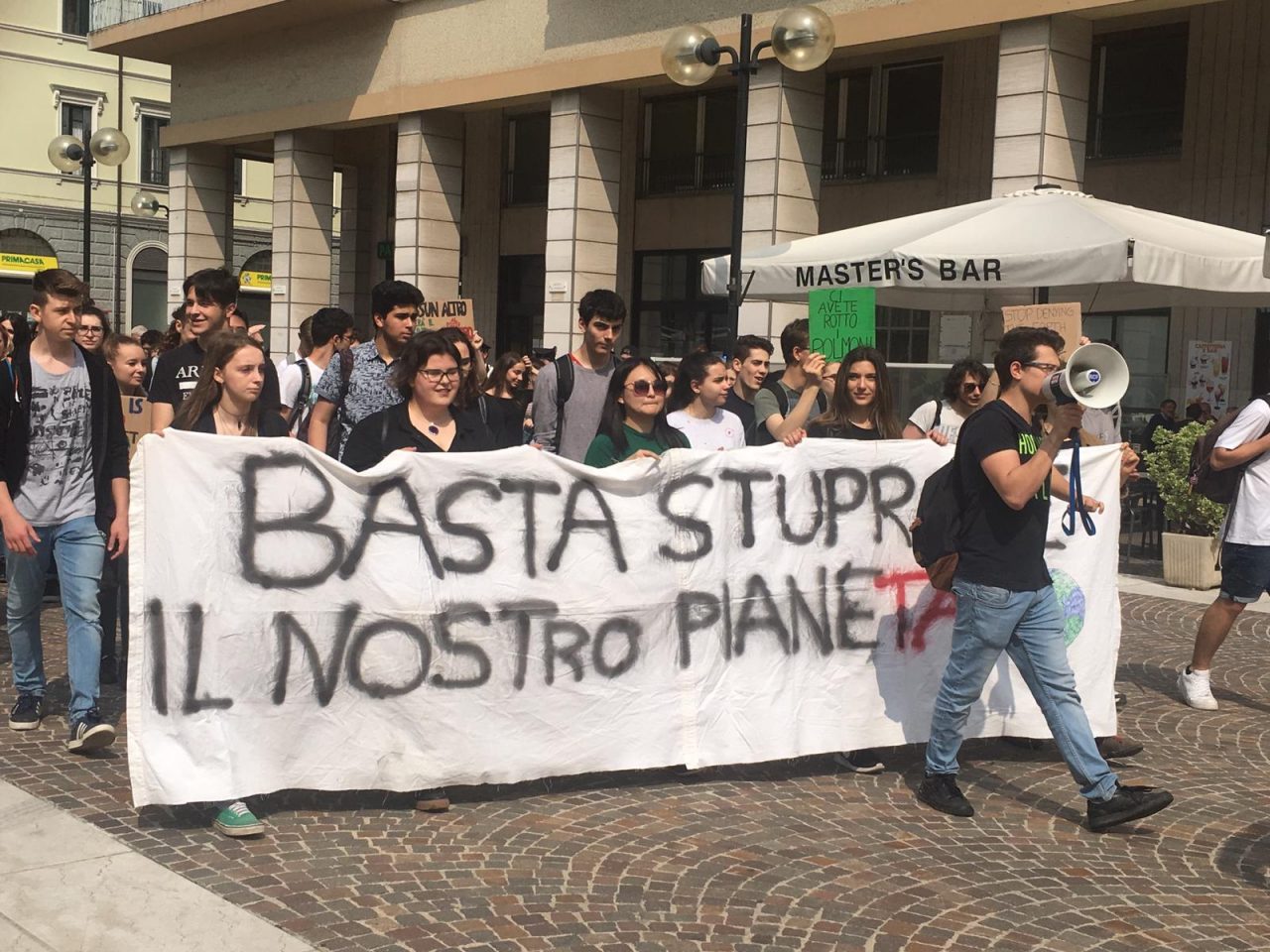 Friday for future i ragazzi manifestano a Legnago