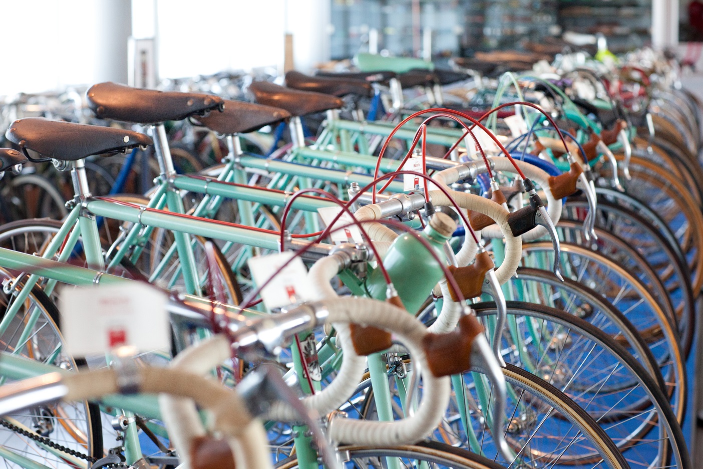 Le bici storiche del museo Nicolis per celebrare l'imminente inizio del Giro d'Italia