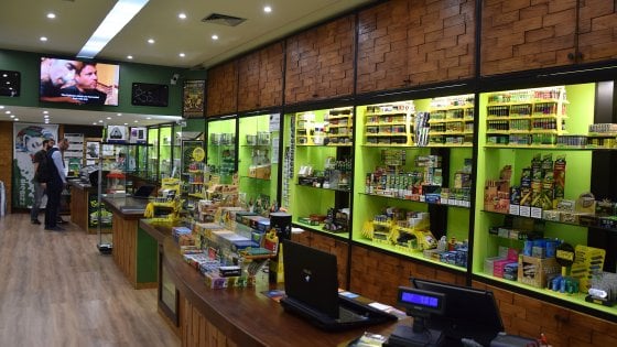 Cannabis light: l’Officina chiede la chiusura dei negozi