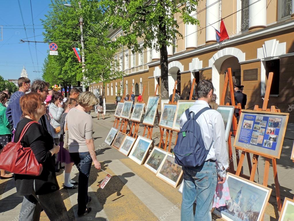 Il centro di Verona come una mostra d’arte estemporanea