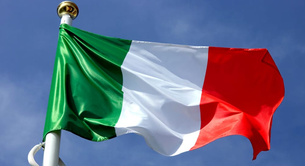 Tricolore bruciato a Sanguinetto
