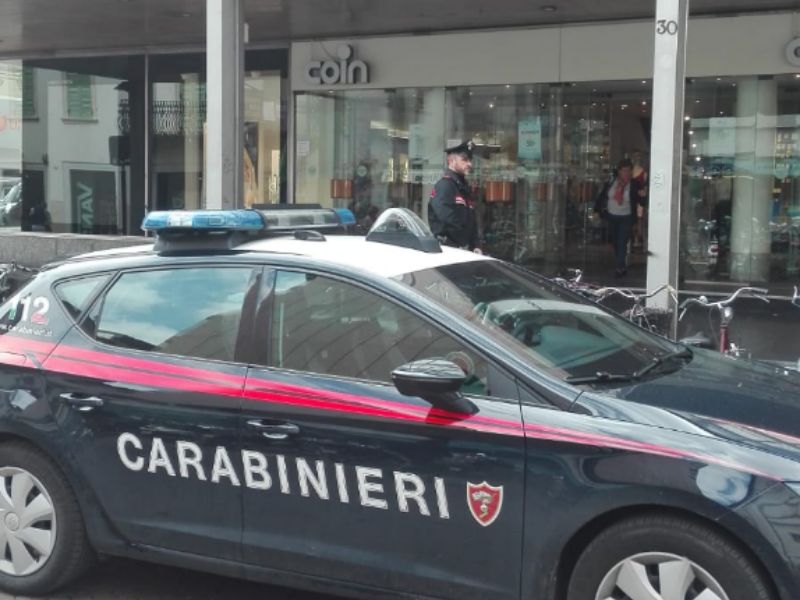 Furto alla Coin, a rubare è una delle commesse