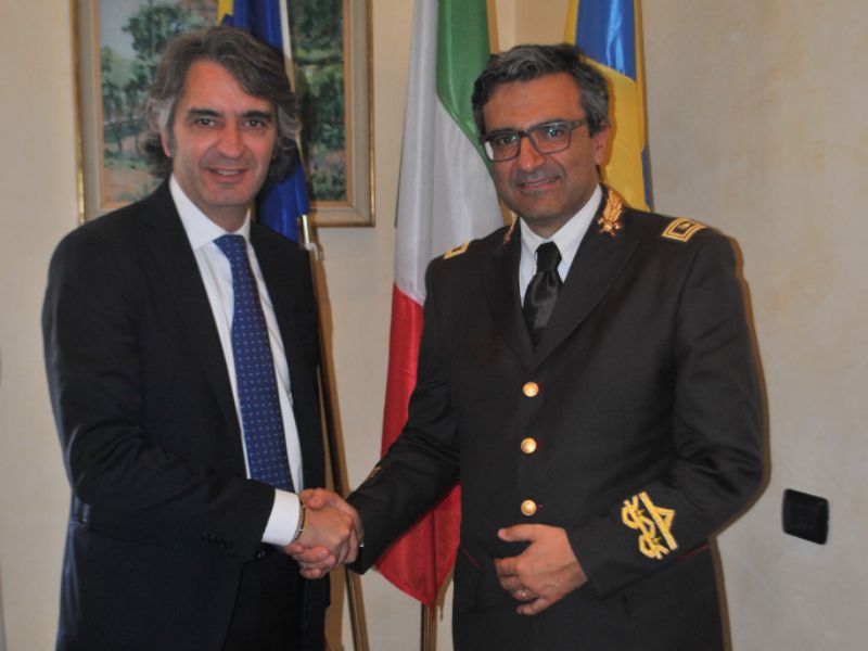 Primo incontro ufficiale tra sindaco di Verona e comandante dei vigili del fuoco