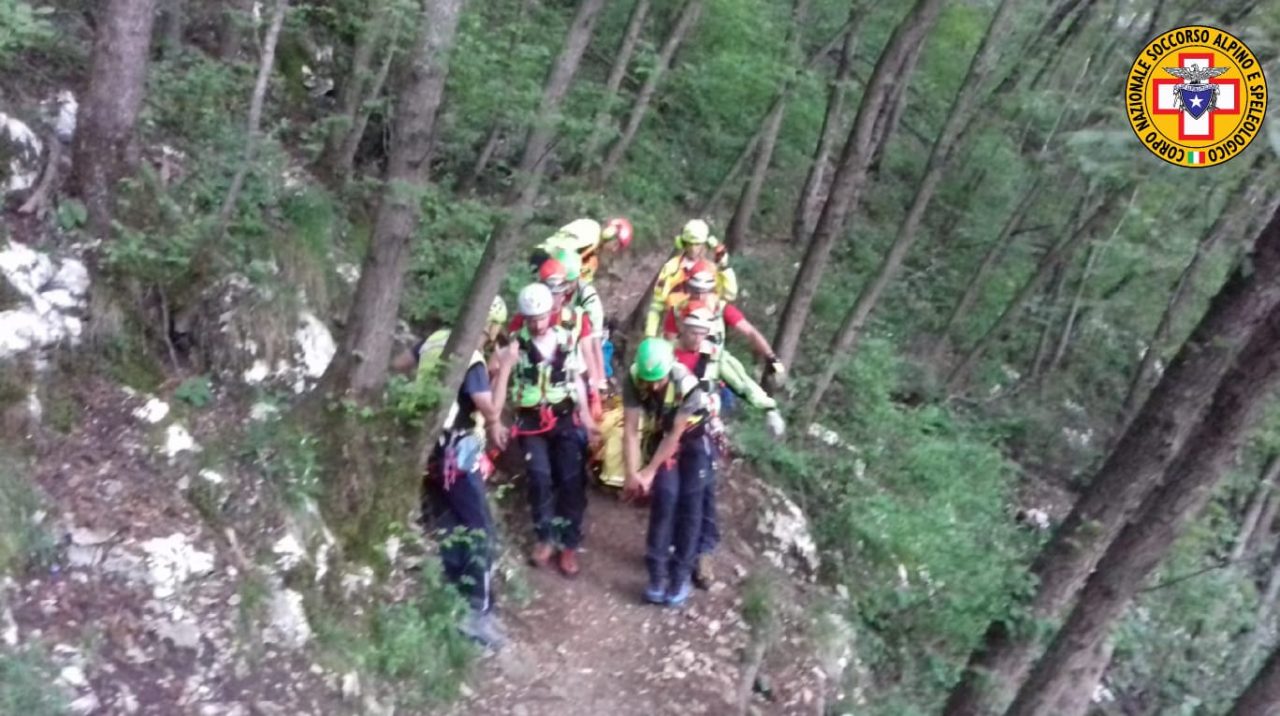 Scivola nei pressi del ponte tibetano, intervenuto il soccorso alpino