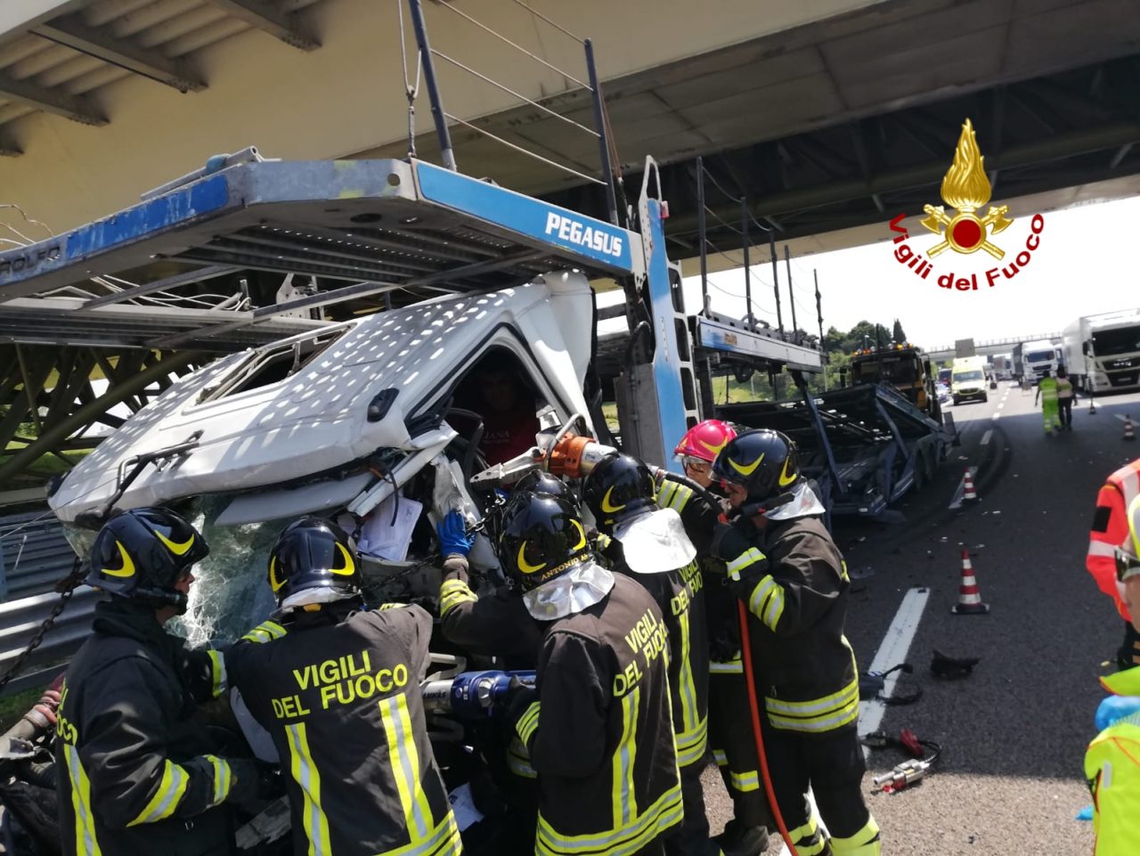 Incidente in A4 tra mezzi pesanti FOTO