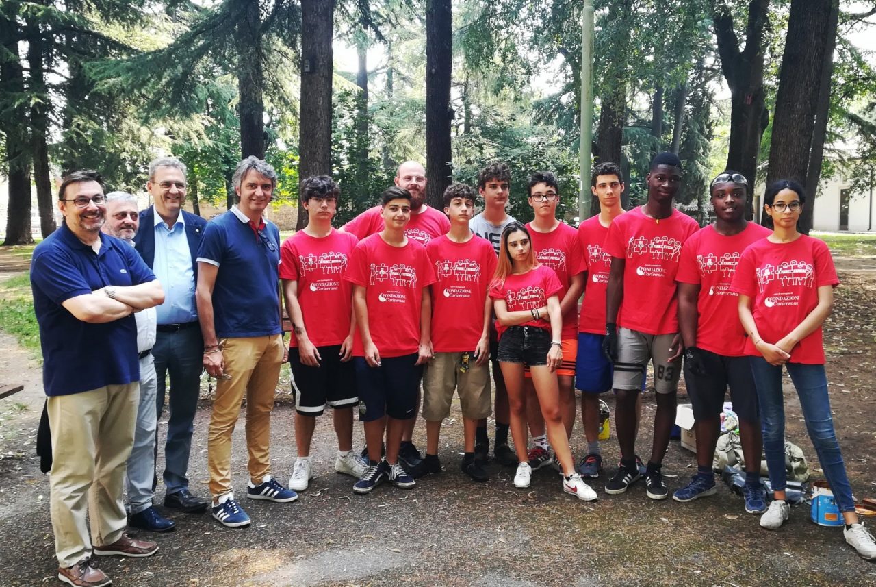 Volontari al lavoro per riqualificare la città