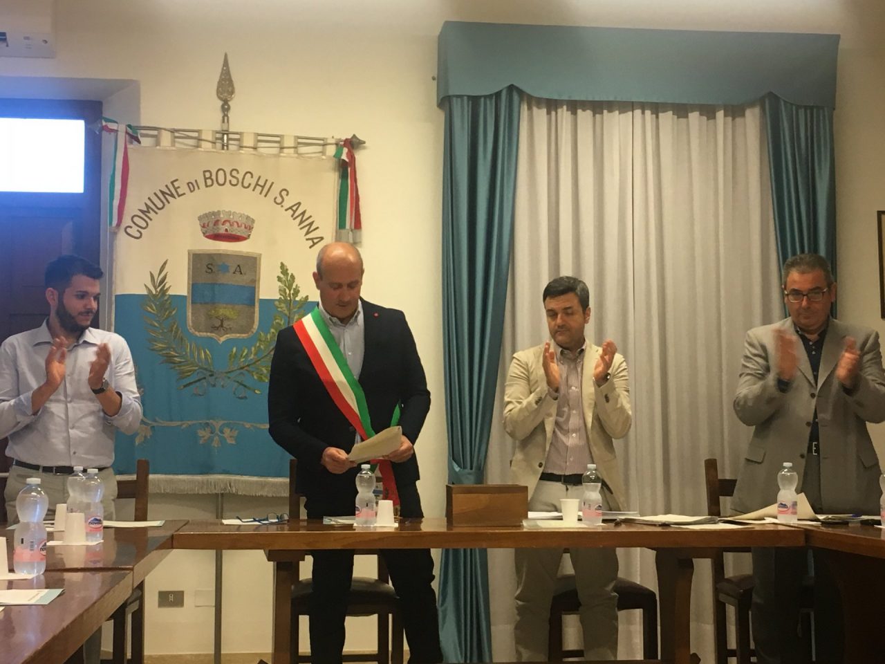 Via all’Amministrazione occhiali ma è polemica sulla composizione della Giunta